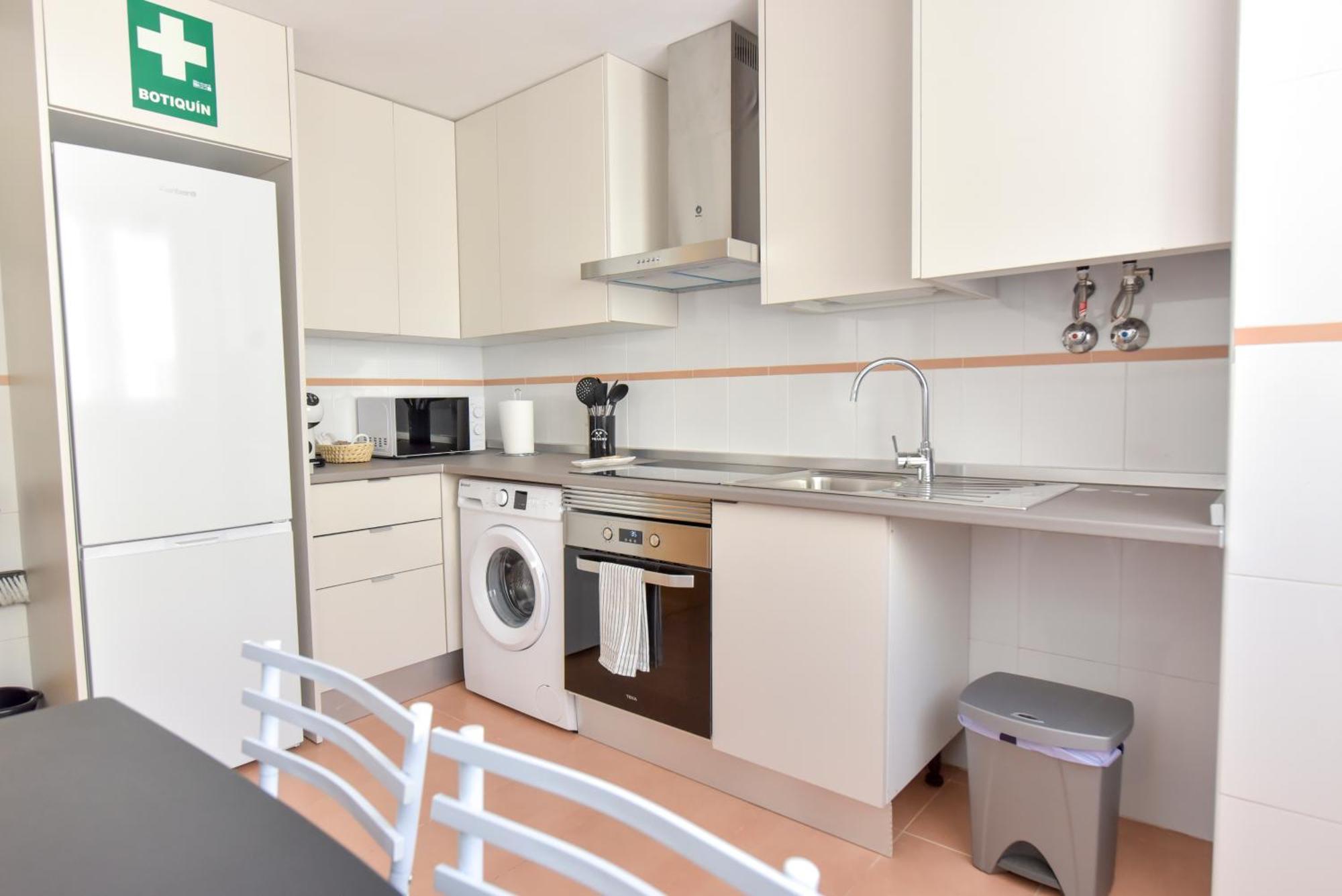 Apartment New Premium - Free Parking & Pools La Algaba