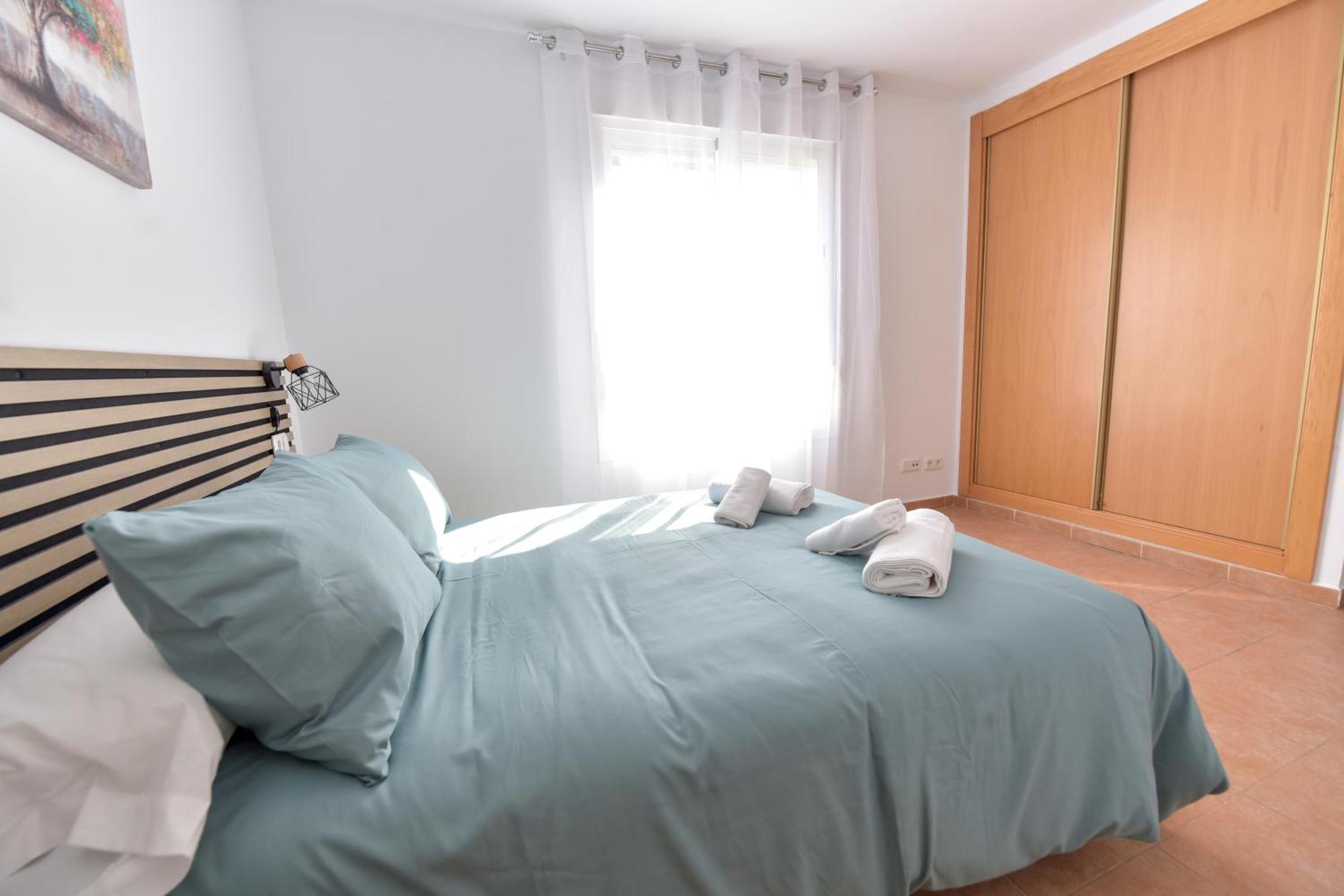 Apartment New Premium - Free Parking & Pools La Algaba