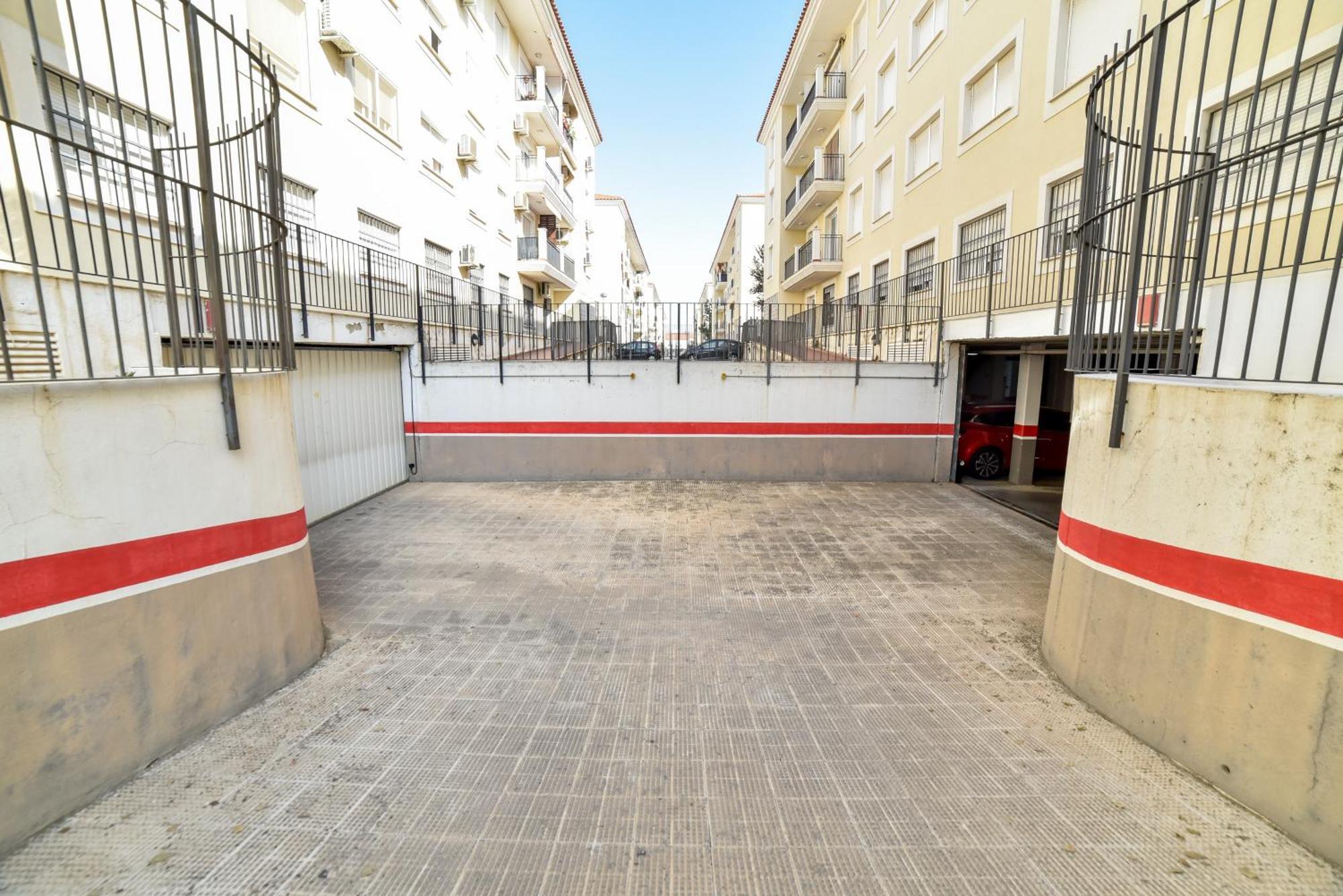 New Premium - Free Parking & Pools *